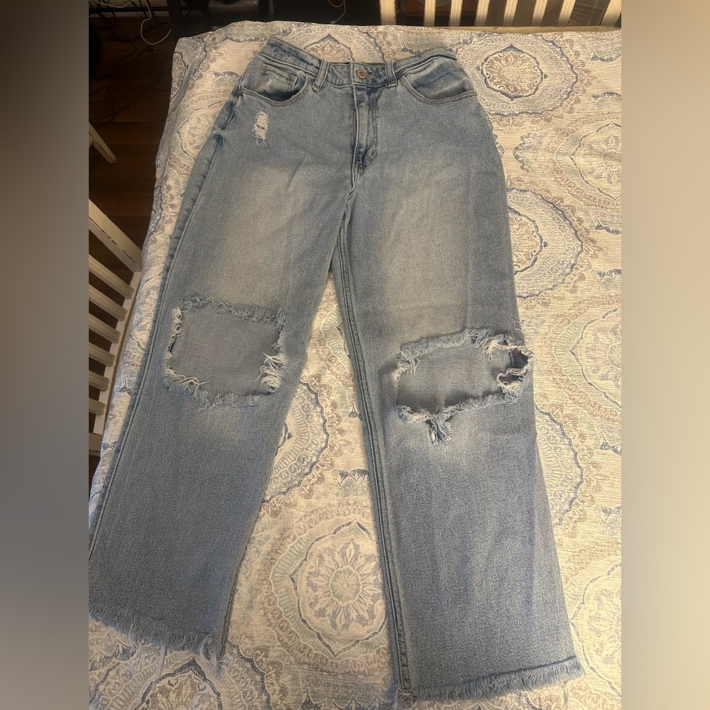 Hollister size 5R juniors distressed jeans